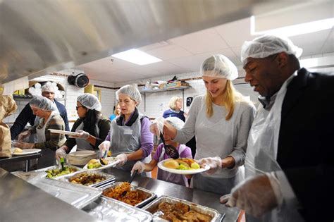 Officials serve meal at Stamford homeless shelter - New Canaan News