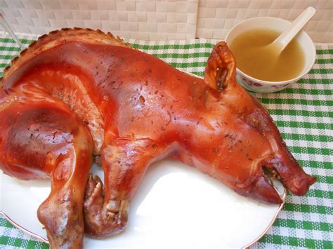 El cochinillo asado al horno es uno de los típicos asados castellanos ...