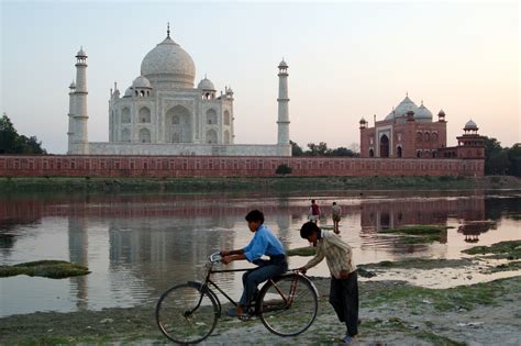 File:Taj Mahal, Agra, India-23Feb2007b.jpg - Wikimedia Commons
