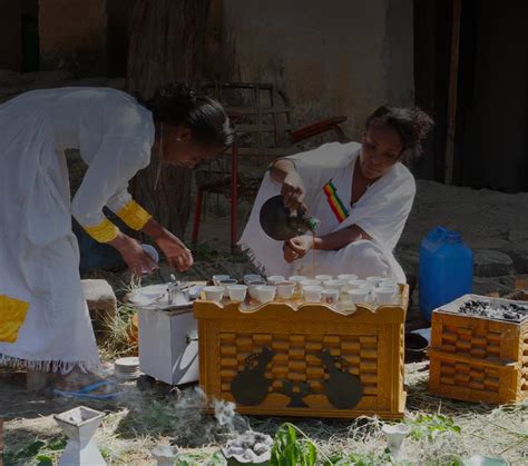 The coffee ceremony in Eritrea and Ethiopia: rituals and tradition | Lavazza