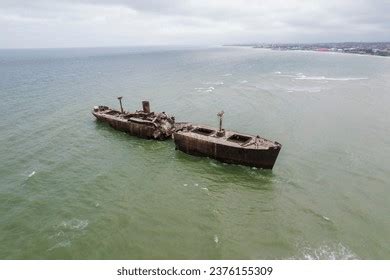 8,716 Sinked Ship Images, Stock Photos, 3D objects, & Vectors | Shutterstock