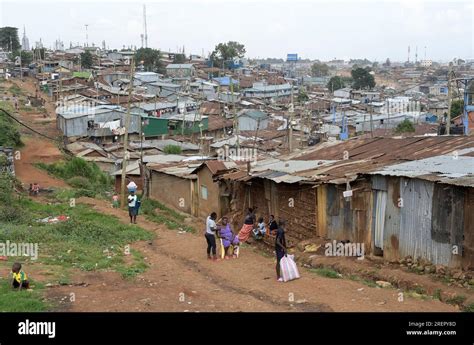 KENYA, Nairobi, Kibera slum / KENIA, Nairobi, Slum Kibera Stock Photo - Alamy