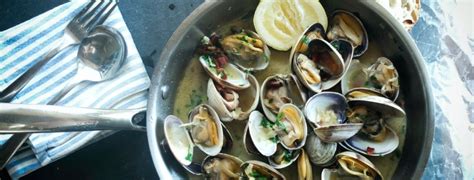 The Health Benefits of Clams for Men - Eat Something Sexy