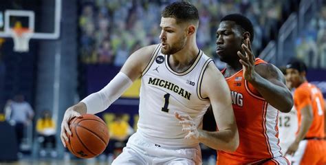 BIG TEN: Hunter Dickinson, Kofi Cockburn Pull Out of NBA Draft Process ...