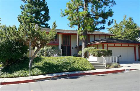 Brentwood Home | RB REALTY GROUP - A Full Service Real Estate Company