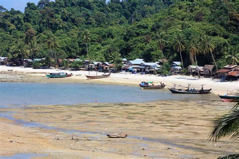 Sailing in the remote Myeik Archipelago, southern Burma - Holidaysonthewater.com