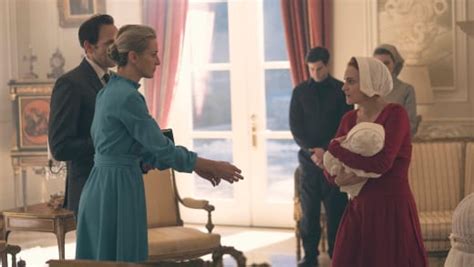 The Handmaid's Tale Season 1 Episode 9 Review: The Bridge - TV Fanatic