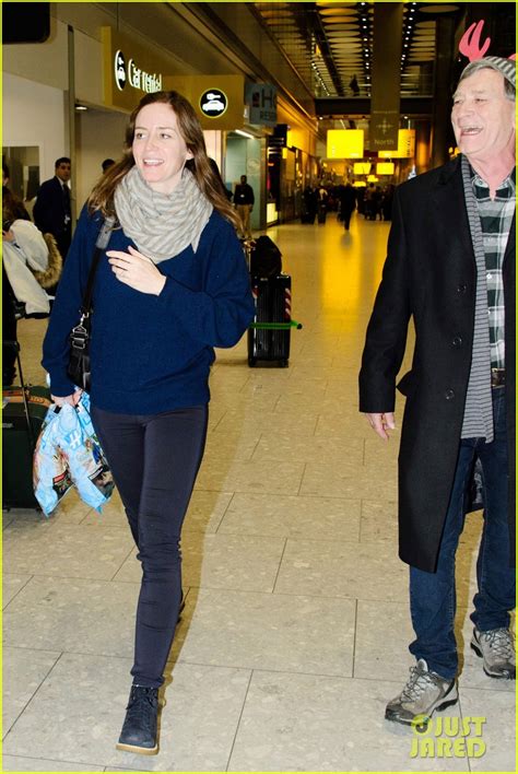 Photo: emily blunts dad wears reindeer ears at the airport 08 | Photo ...