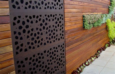 Decorative Fence Panels: 2017 Creative Guide - Exotic Pebbles and Glass