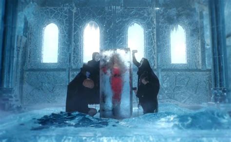 Mariah Carey ‘defrosts’ herself in hilarious Christmas video as she rings in festive season