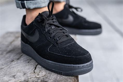 NIKE AIR FORCE 1 SUEDE BLACK - cobyko.com