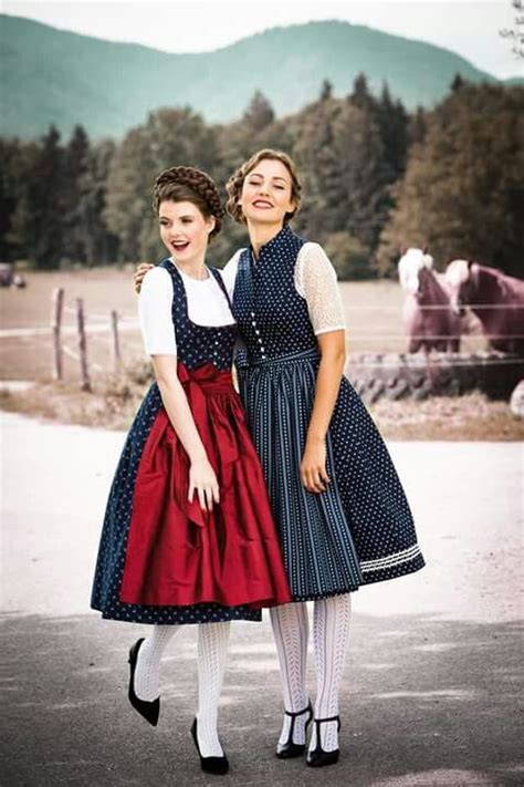 Dirndl Folk Fashion, Vintage Fashion, Womens Fashion, Julia Trentini ...