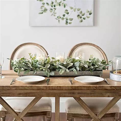 Centerpieces For A Dining Room Table