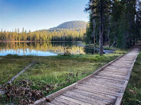 7 Best Day Hikes in Lassen Volcanic National Park - The National Parks Experience