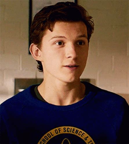 Spider Man Tom Holland GIF - SpiderMan TomHolland PeterParker - Discover & Share GIFs