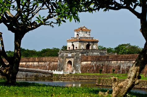 Quang Duc gate in Hue, an ancient city of Vietnam - PentaxForums.com