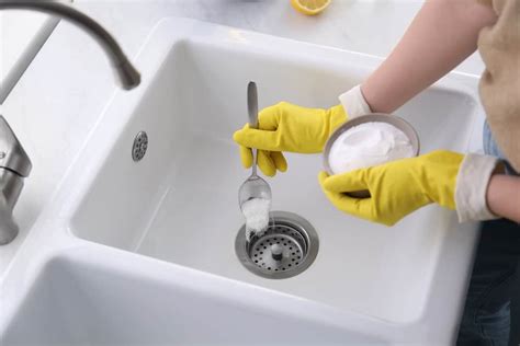 How to Clean a Sink with Baking Soda: Step-by-Step Guide