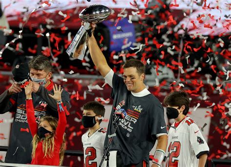 Tom Brady Wins Super Bowl No. 7, Buccaneers Beat Chiefs 31-9 - Bloomberg