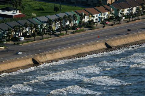 Galveston reduces Seawall speed limit to 35 mph