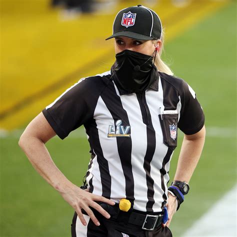 Sarah Thomas Is the First Woman to Officiate a Super Bowl