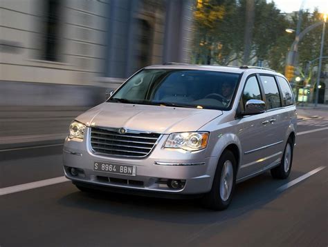 Chrysler Voyager - na ratunek marce. http://manmax.pl/chrysler-voyager ...