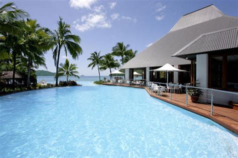 A Sun-drenched Hamilton Island Luxury Resort near the Great Barrier Reef