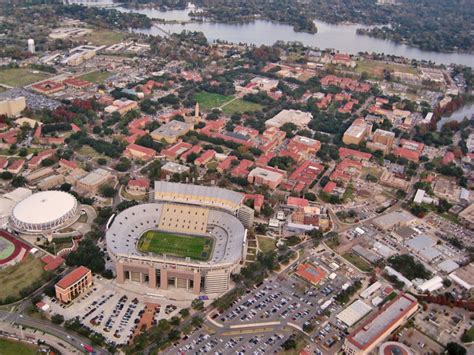 'Armed intruder' reported at LSU campus, students warned 'run, hide or ...