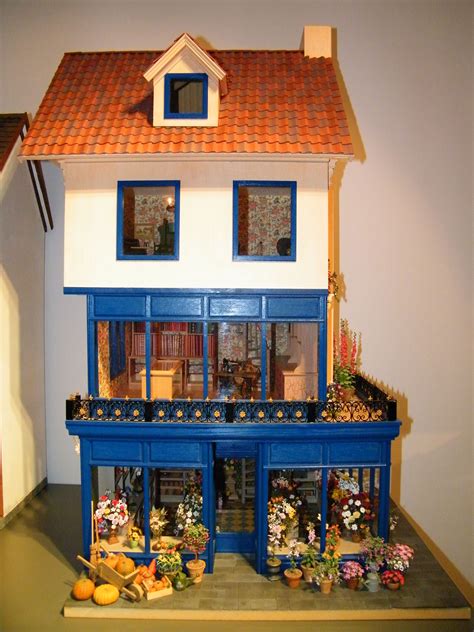 flower shop bij joep suijker | Mini house, Miniature plants, Room box