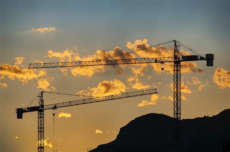 How Do Tower Cranes Work?