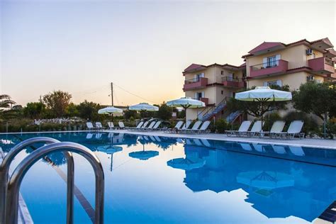 Nautilus Studios & Apartments in Lixouri, Kefalonia | Greeka