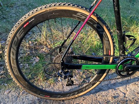 Review: Islabikes Greim Pro tubeless cyclocross tires grip everything ...