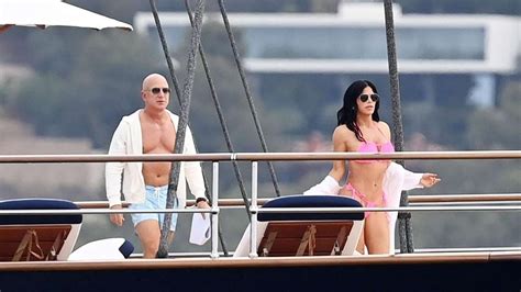 Dazzling 20-carat ring and strolls: Inside Bezos and Sánchez's romantic getaway - Hindustan Times