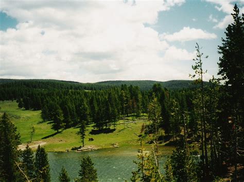 File:Yellowstone national park m2.jpg