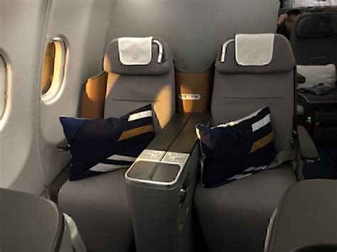 Lufthansa Review: Economy vs Premium Economy vs Business Class - Simple Flying