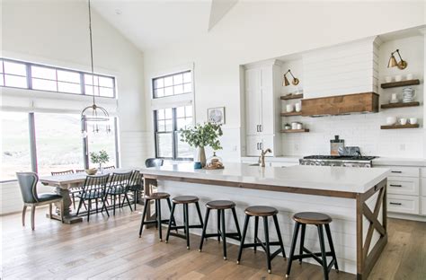 The 15 Most Beautiful Modern Farmhouse Kitchens on Pinterest Modern Farmhouse Dining Room ...