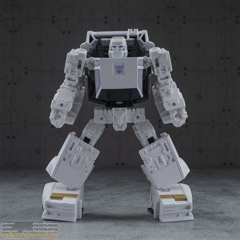 GALLERY: Transformers Earthrise Runamuck – Play With Photography