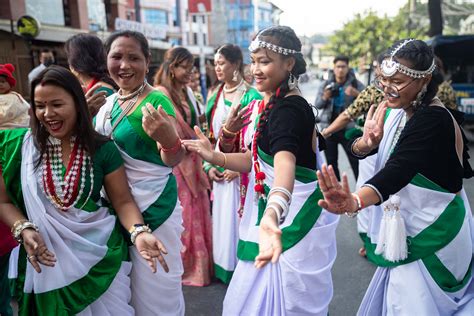 How Tharu people brought their festivals to Kathmandu (WATCH) - Babita Neupane :: Nepal Minute ...