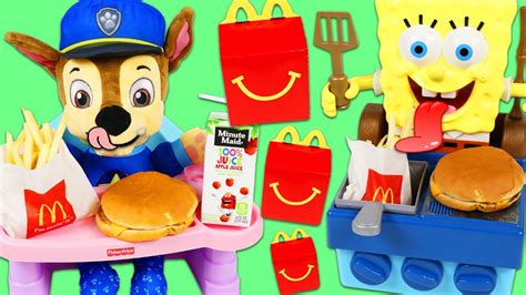 SpongeBob SquarePants Grills McDonalds Happy Meal for Baby Chase! - YouTube