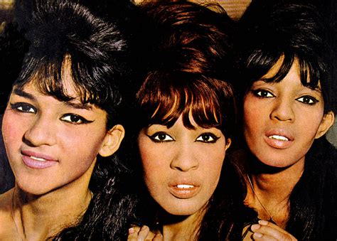 The Ronettes - Holiday Songs | Max Fm 95.8 Maximum Music