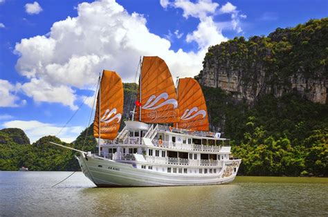 How To Choose Halong Bay Cruise? Budget & Luxury Choices