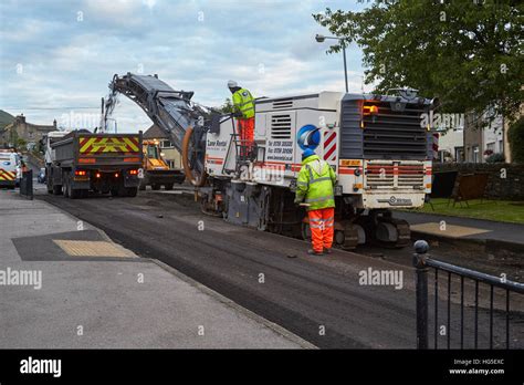 Roadworkers hi-res stock photography and images - Alamy