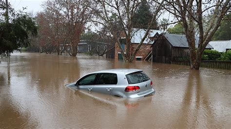 Victoria faces flash flooding as wild weather hits – Deakin Life