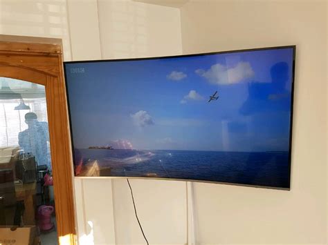 Samsung 55" Curved 4K TV + adjustable wall mount | in Rochester, Kent | Gumtree