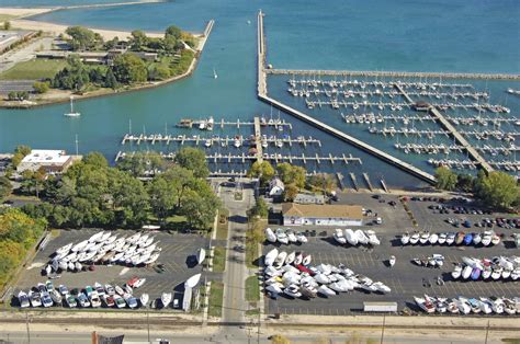 Waukegan Harbor & Marina slip, dock, mooring reservations - Dockwa