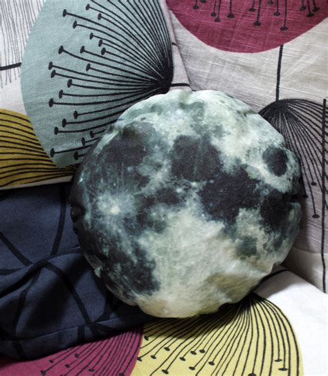 Vivid Please: DIY: How To Make A Moon Cushion