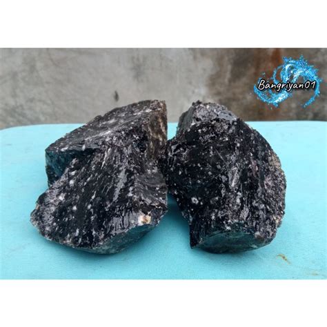 Jual Batu Obsidian batu kaca hitam alami alam untuk aquascape hiasan dll | Shopee Indonesia