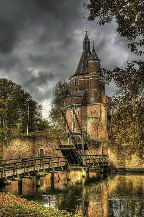 Castle with drawbridge | Castle, Beautiful places, Beautiful castles