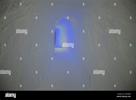 Igloo interior hi-res stock photography and images - Alamy