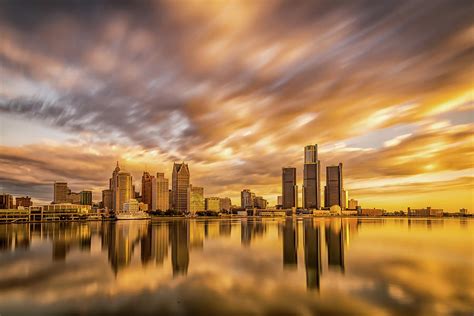 Detroit skyline sunrise Photograph by Kim Gelissen - Fine Art America