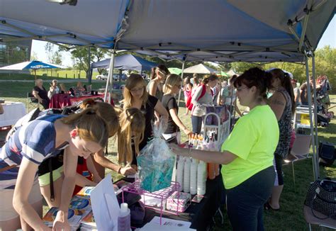 Farmers' Market in the Grove | UNews